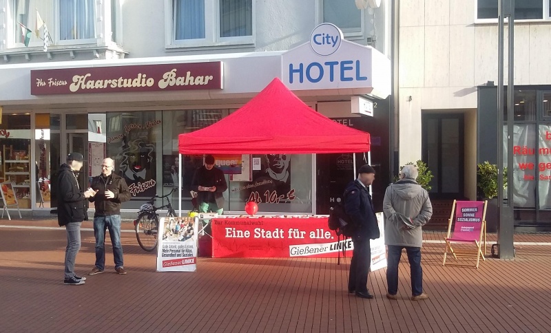 Datei:InfostandDieGießenerLinkeKommunalwahl2016.jpg